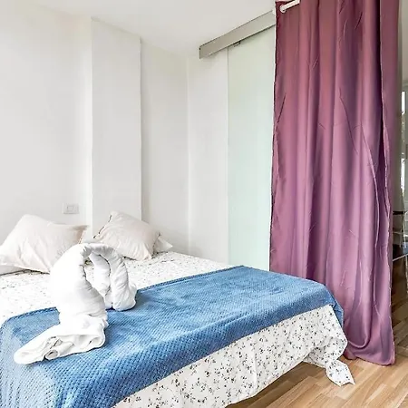 Cozy One Bedroom With Pool In Playa De Las Americas, Tenerife Sur *