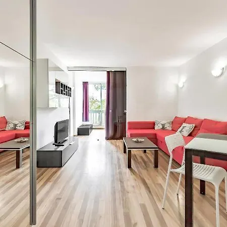 Cozy One Bedroom With Pool In Playa De Las Americas, Tenerife Sur 美洲海滩
