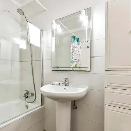 Cozy One Bedroom With Pool In Playa De Las Americas, Tenerife Sur *