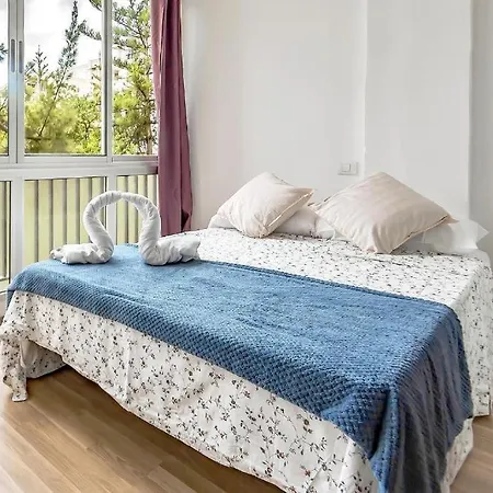 Cozy One Bedroom With Pool In Playa De Las Americas, Tenerife Sur *